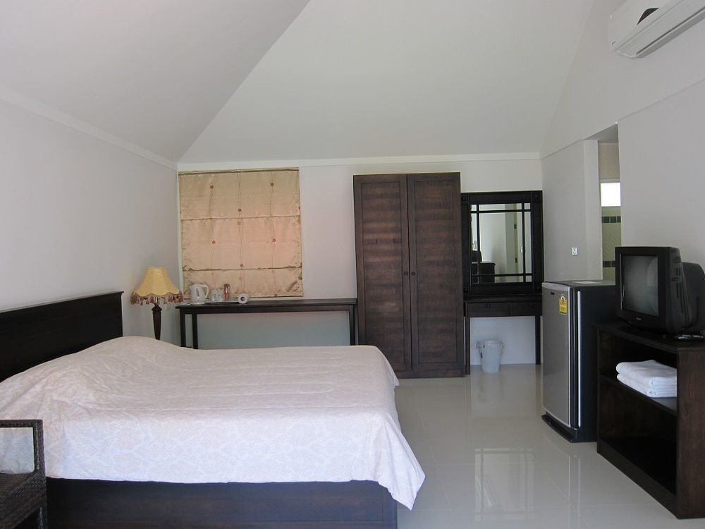 Kalim Hill Hotel Patong Bagian luar foto
